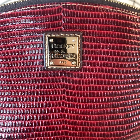 Dooney & Bourke Red Lizard-Embossed Crossbody Bag - Picture 3 of 15